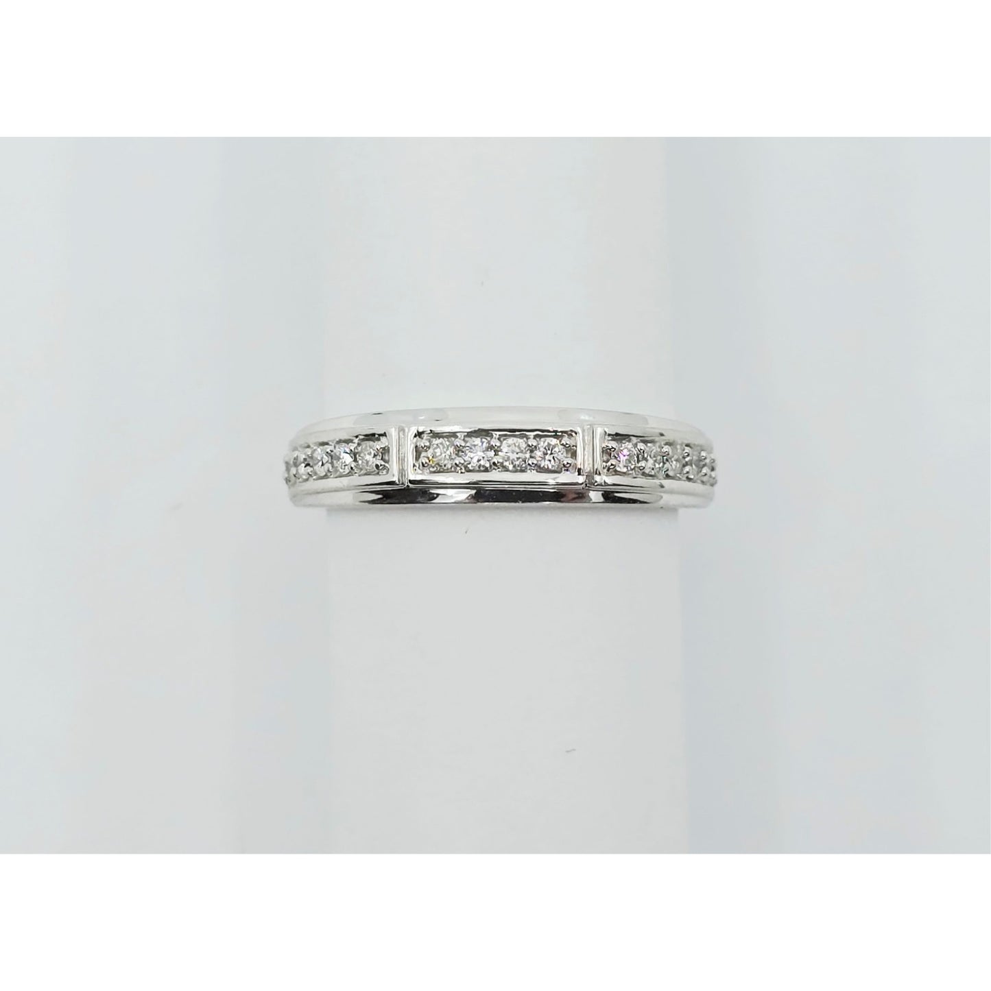 14K White Gold Diamond Wedding Band Ring
