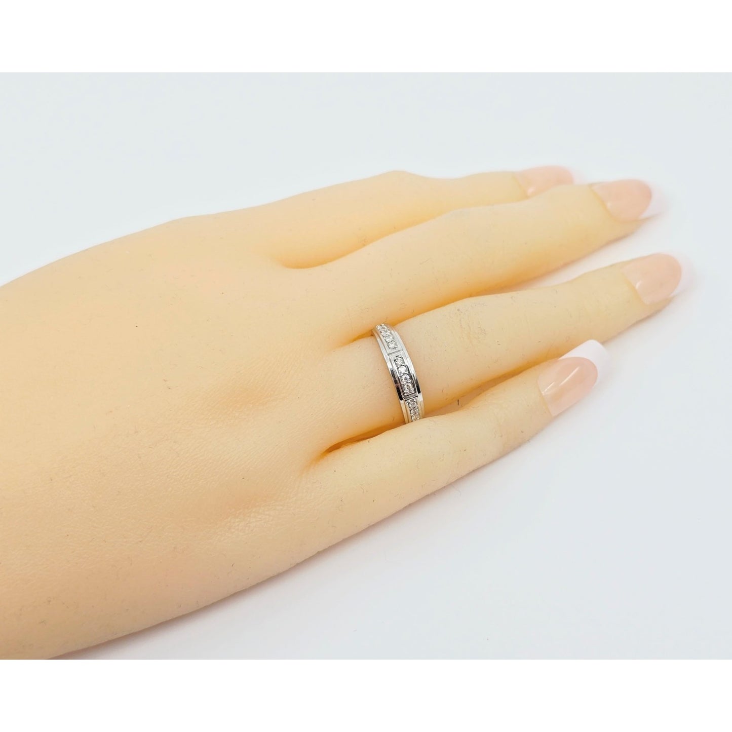 14K White Gold Diamond Wedding Band Ring