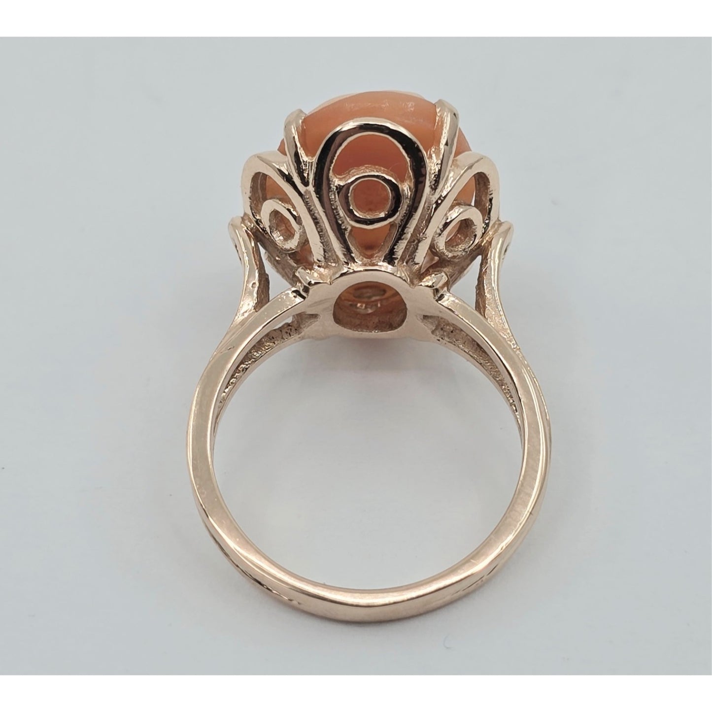 Vintage 14K Yellow Gold Oval Cameo Filigree Ring