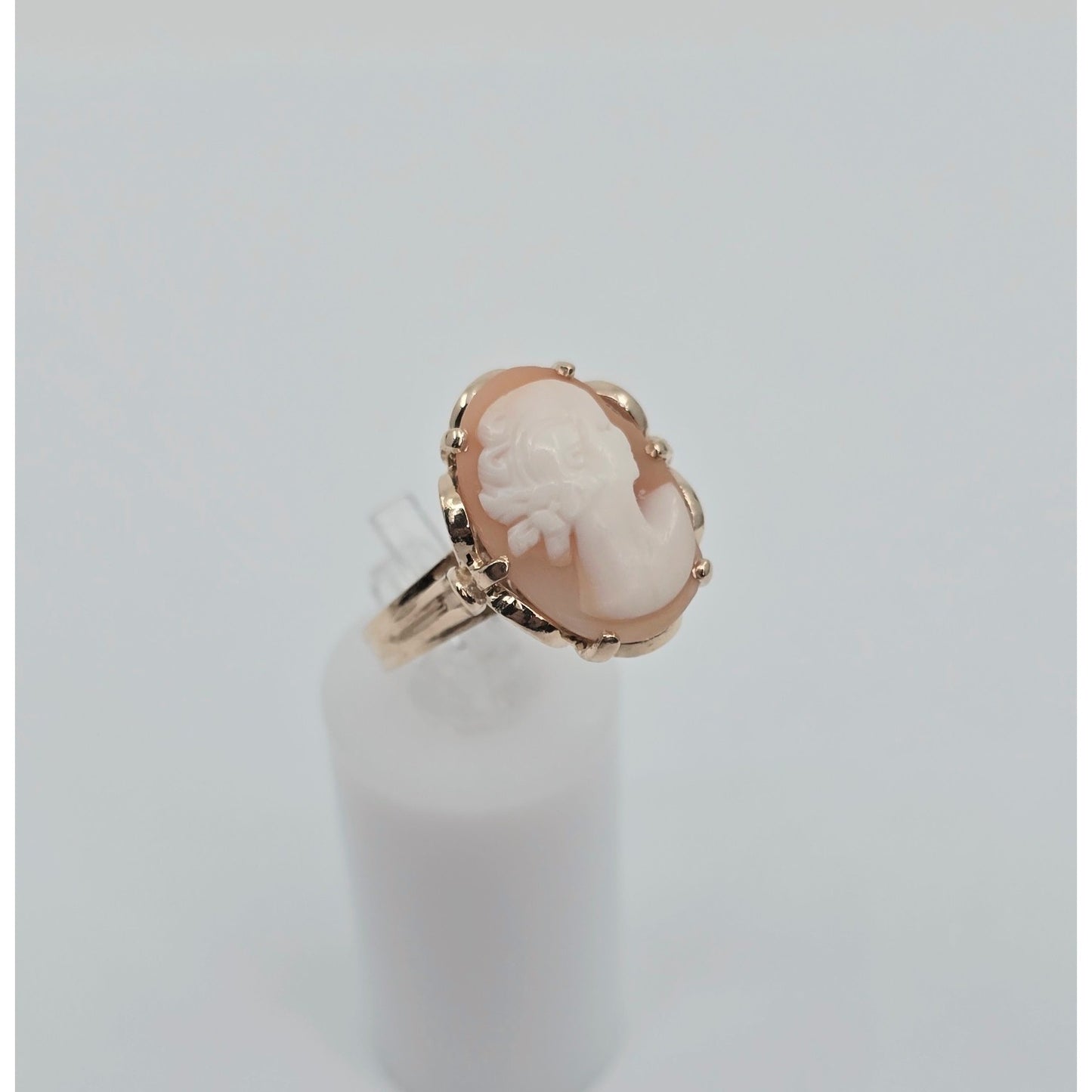 Vintage 14K Yellow Gold Oval Cameo Filigree Ring