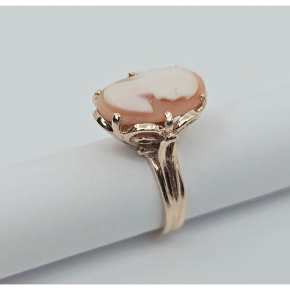 Vintage 14K Yellow Gold Oval Cameo Filigree Ring