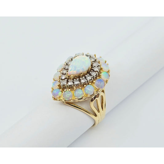Vintage 18K Yellow Gold Opal & Diamond Ring