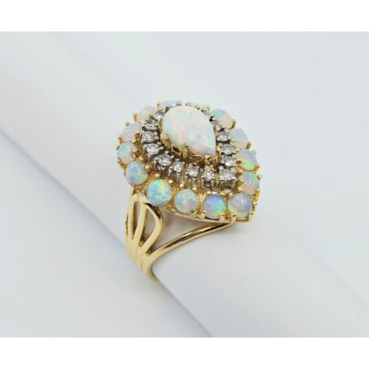 Vintage 18K Yellow Gold Opal & Diamond Ring