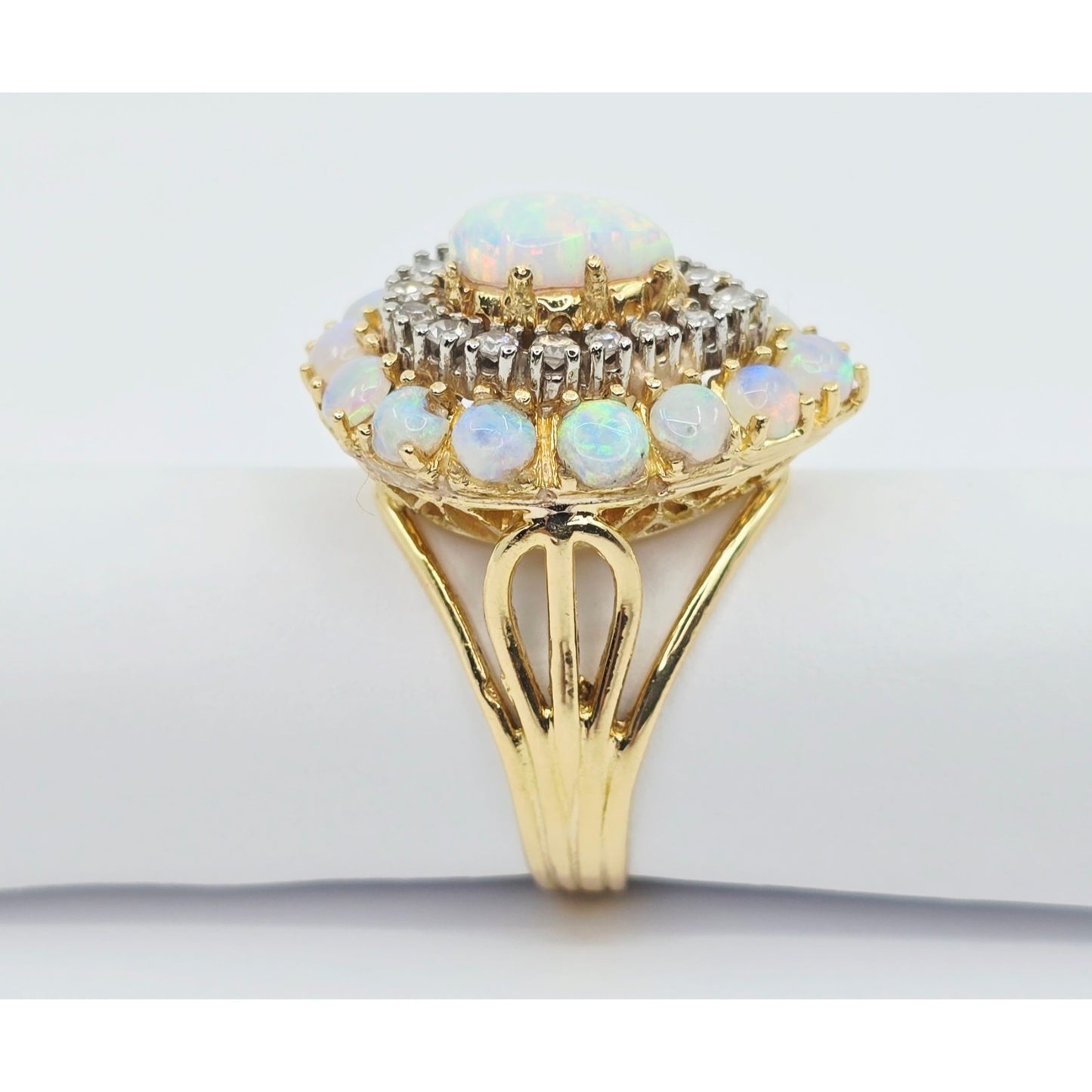 Vintage 18K Yellow Gold Opal & Diamond Ring