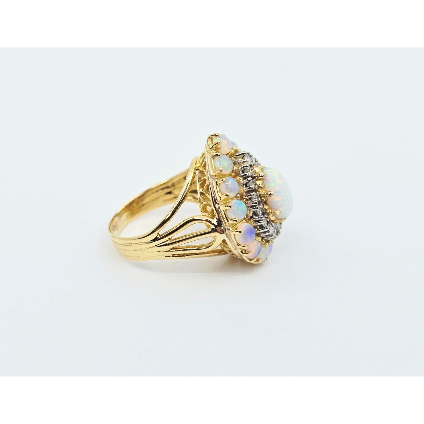 Vintage 18K Yellow Gold Opal & Diamond Ring
