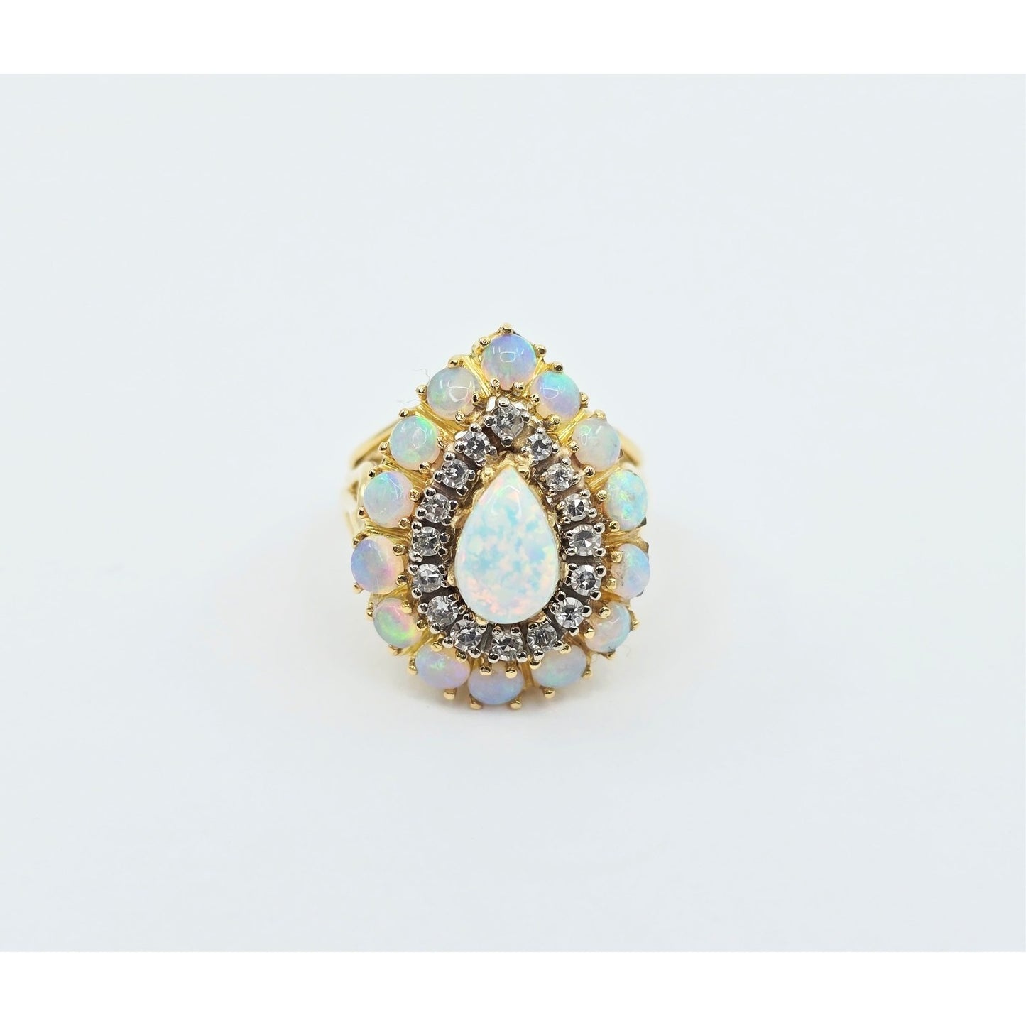 Vintage 18K Yellow Gold Opal & Diamond Ring