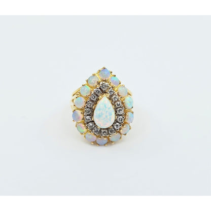 Vintage 18K Yellow Gold Opal & Diamond Ring