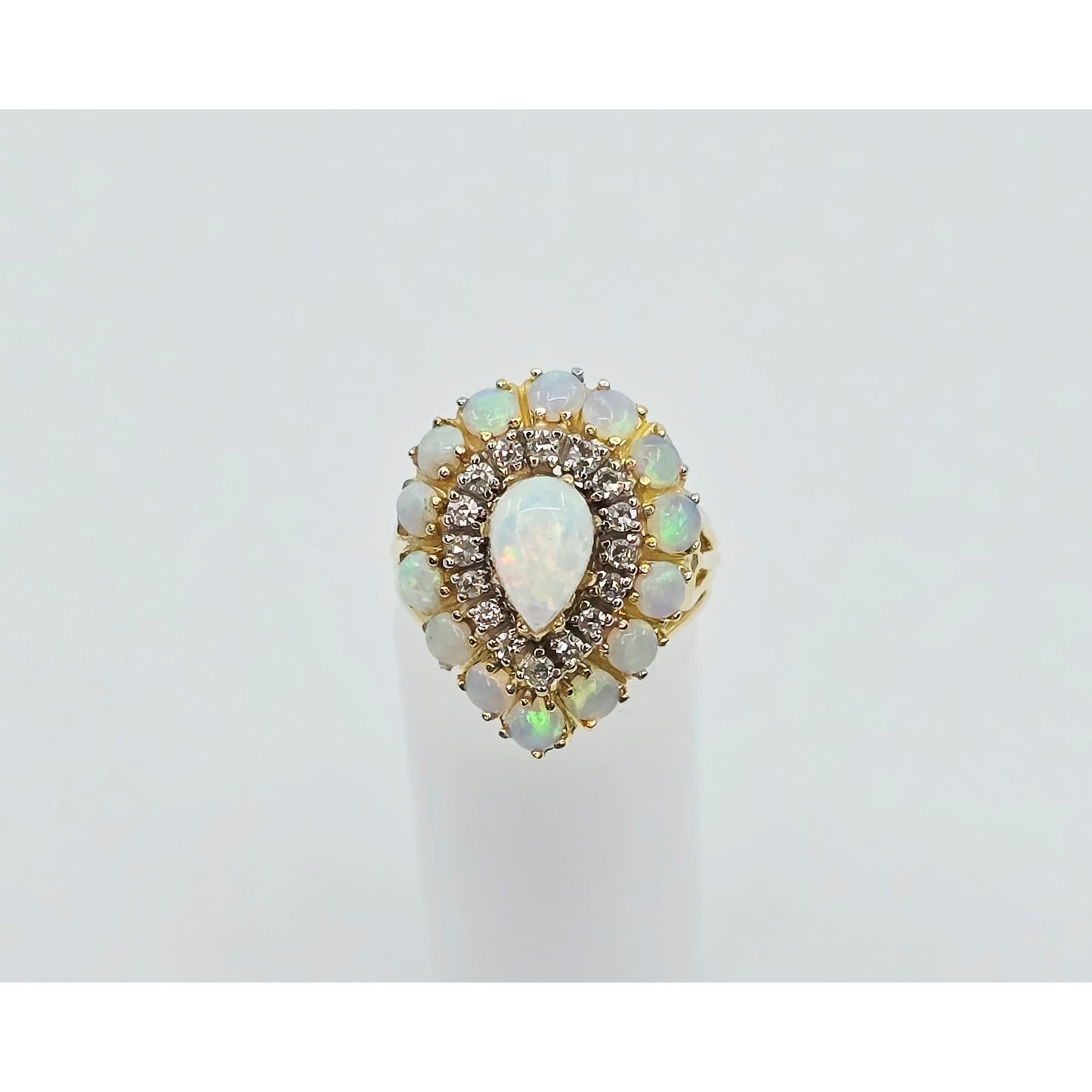 Vintage 18K Yellow Gold Opal & Diamond Ring