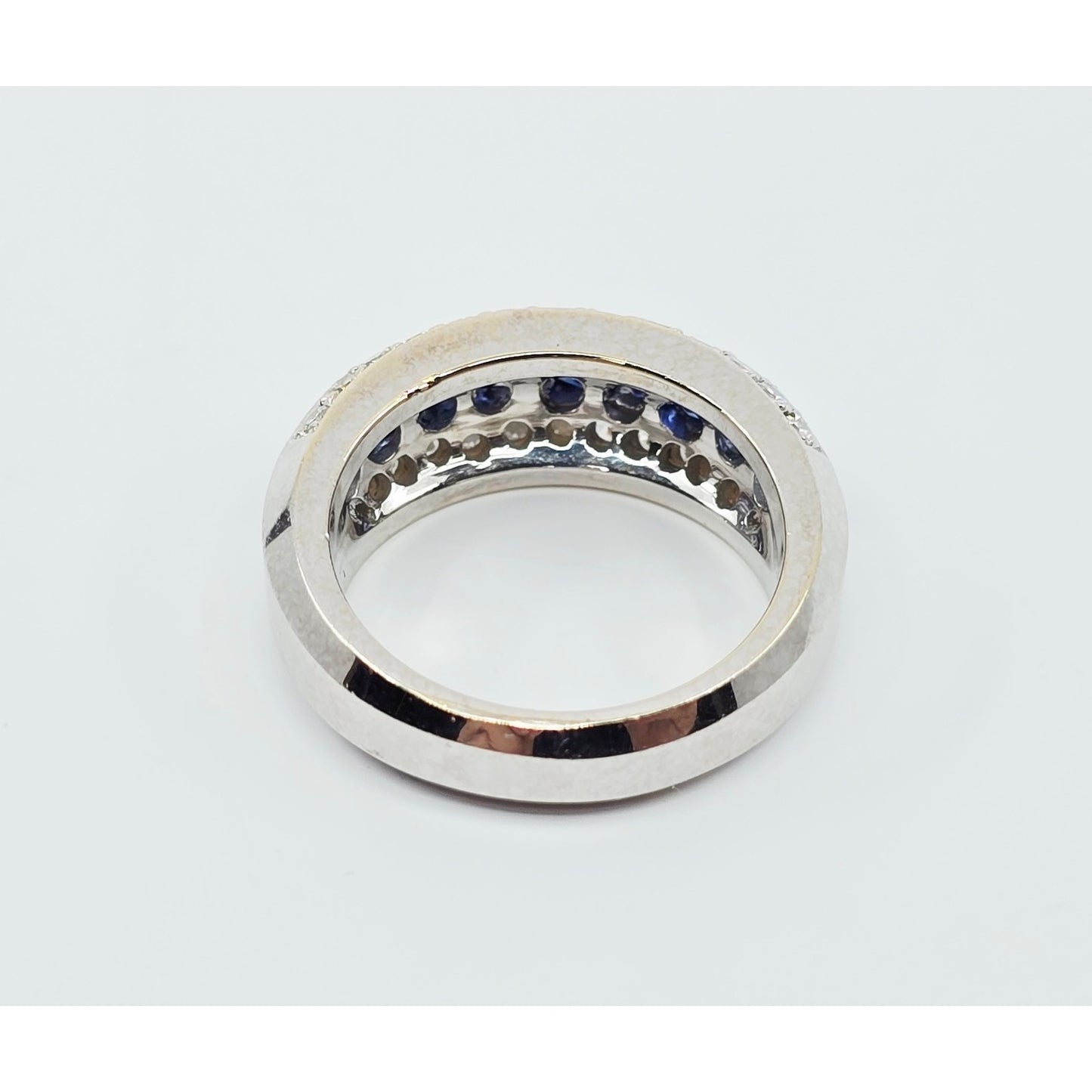 18K White Gold Princess Cut Sapphire & Round Cut Diamond Ring