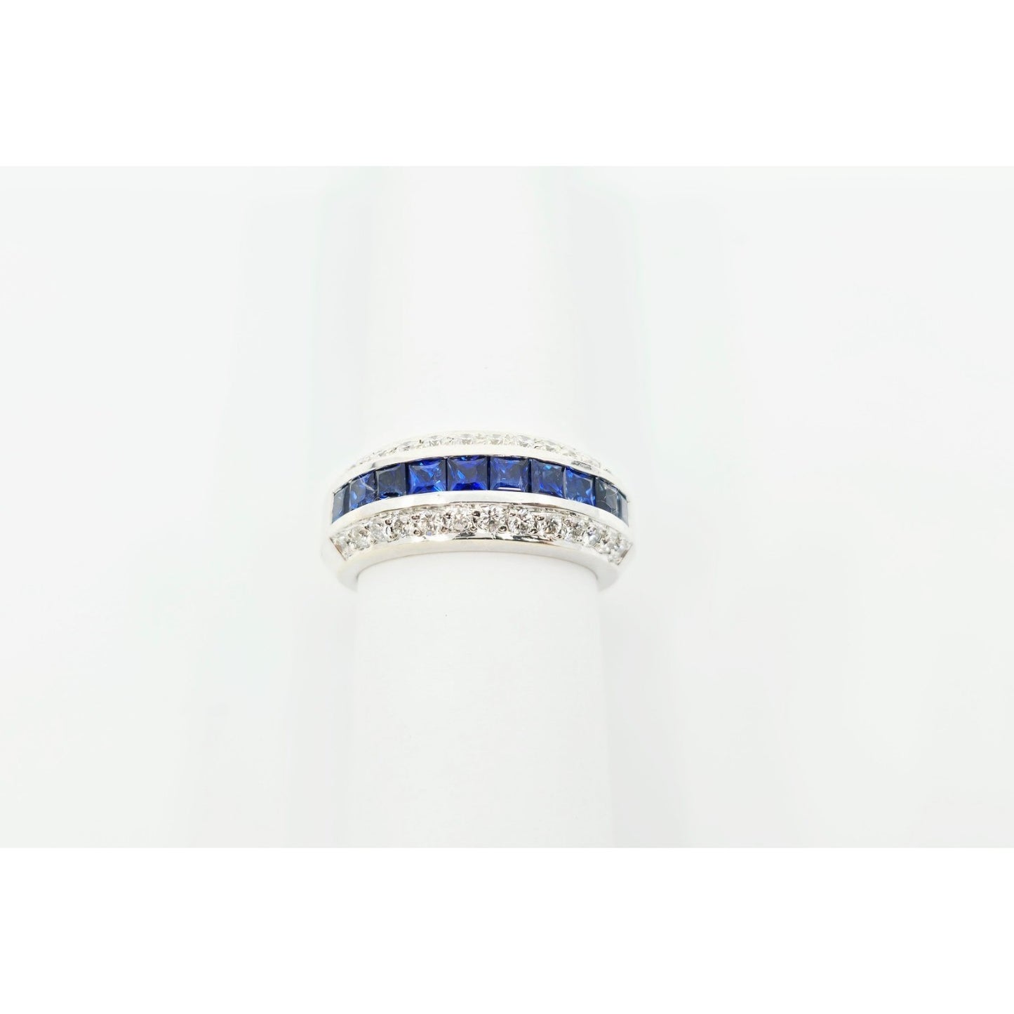 18K White Gold Princess Cut Sapphire & Round Cut Diamond Ring
