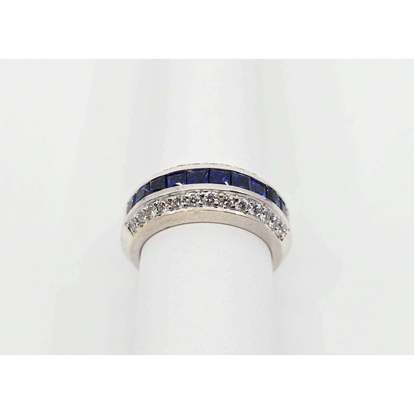 18K White Gold Princess Cut Sapphire & Round Cut Diamond Ring