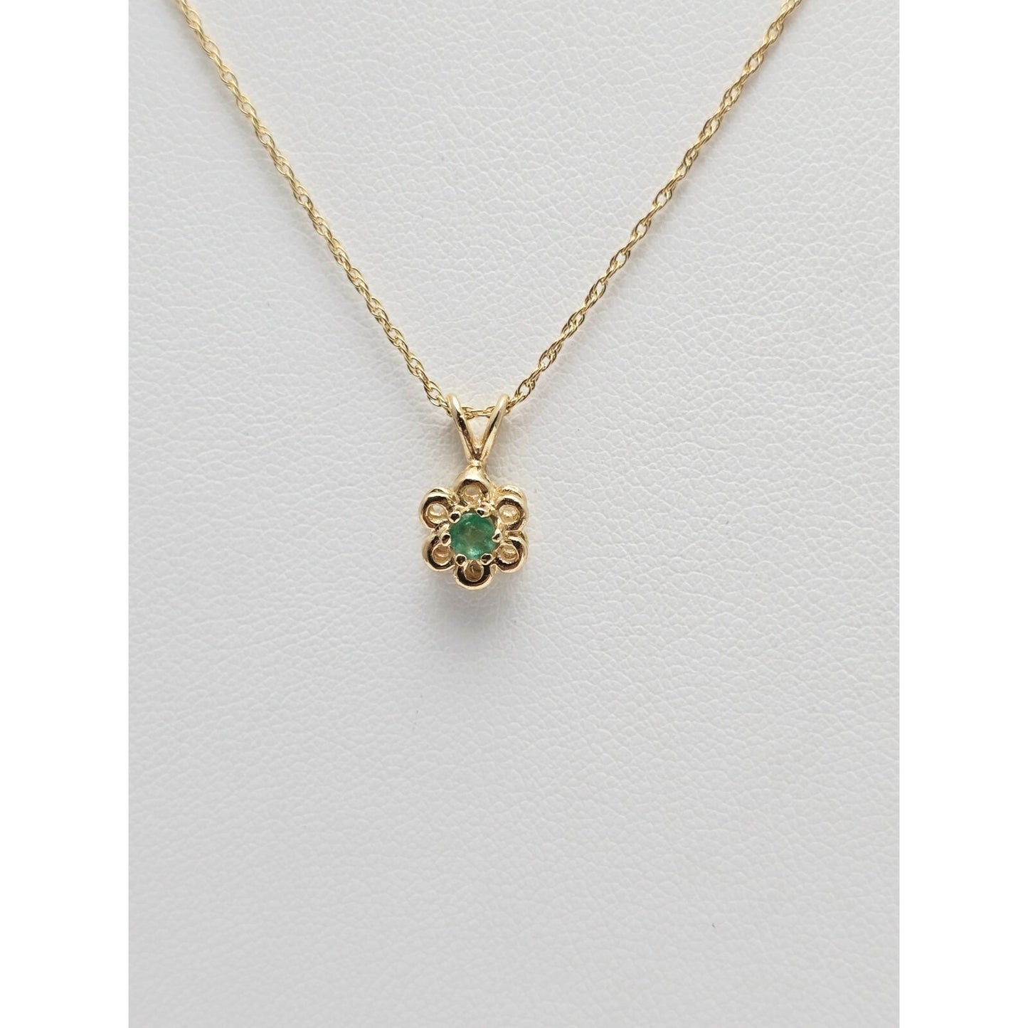 14K Yellow Gold Mesh Link Chain Necklace & Flower Emerald Charm Pendant