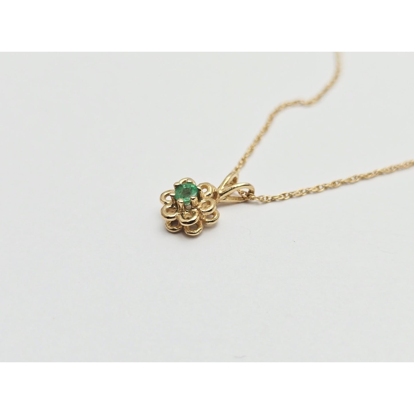 14K Yellow Gold Mesh Link Chain Necklace & Flower Emerald Charm Pendant