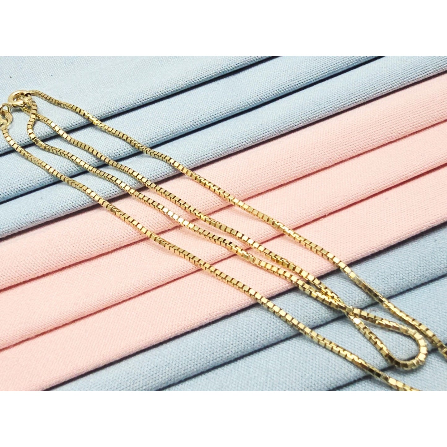 14K Yellow Gold Box Link Chain Necklace Italy