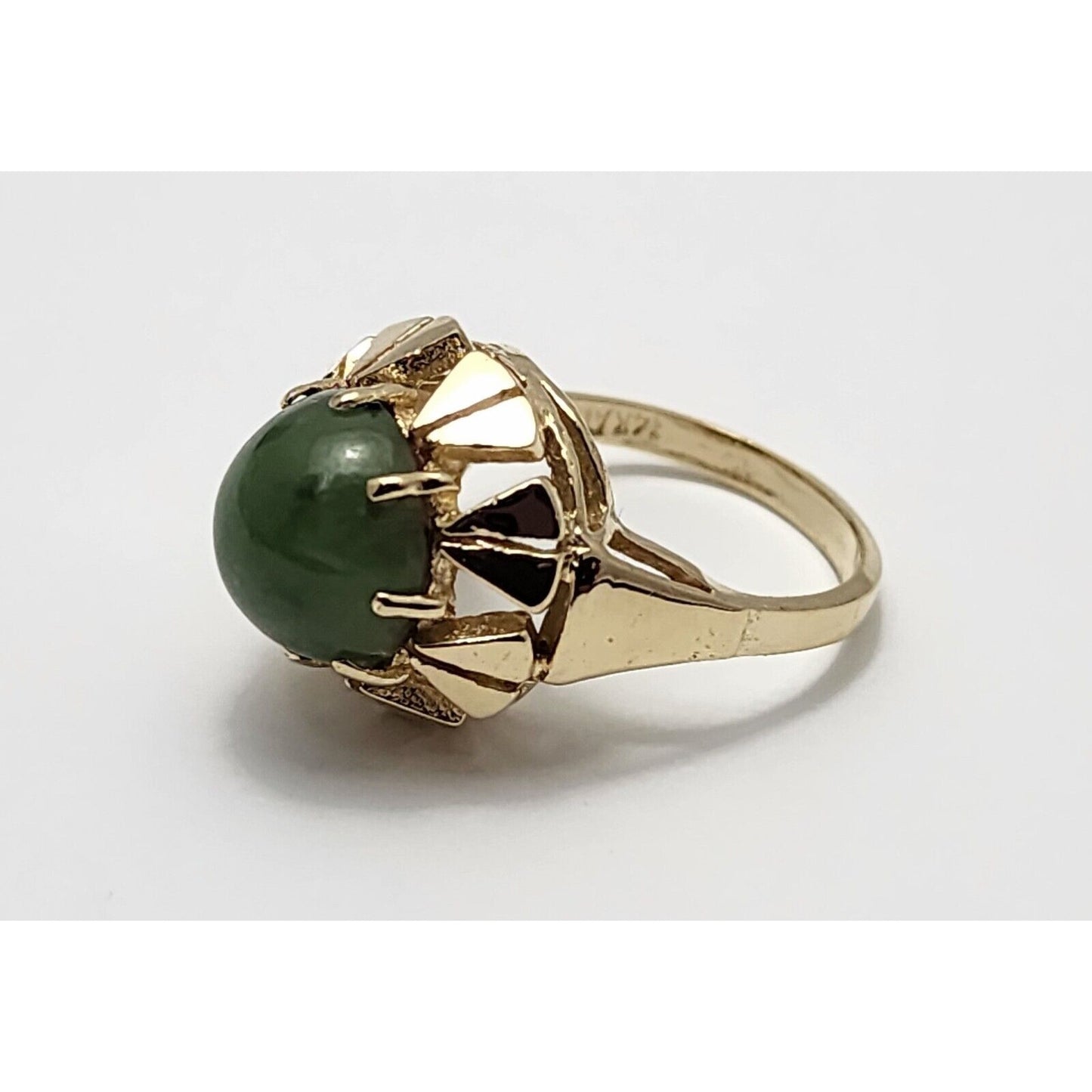 14K Yellow Gold Round Jadeite Jade Ring