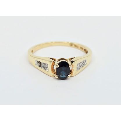10K Yellow Gold Oval Sapphire & Round Cut Diamond Ring