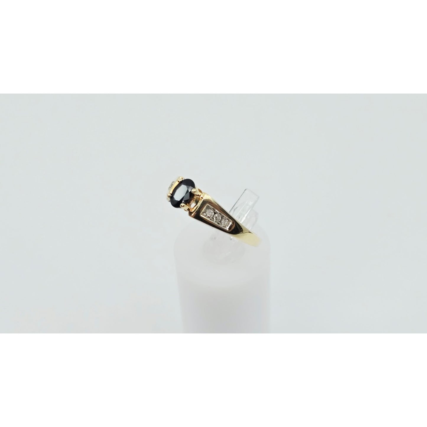10K Yellow Gold Oval Sapphire & Round Cut Diamond Ring