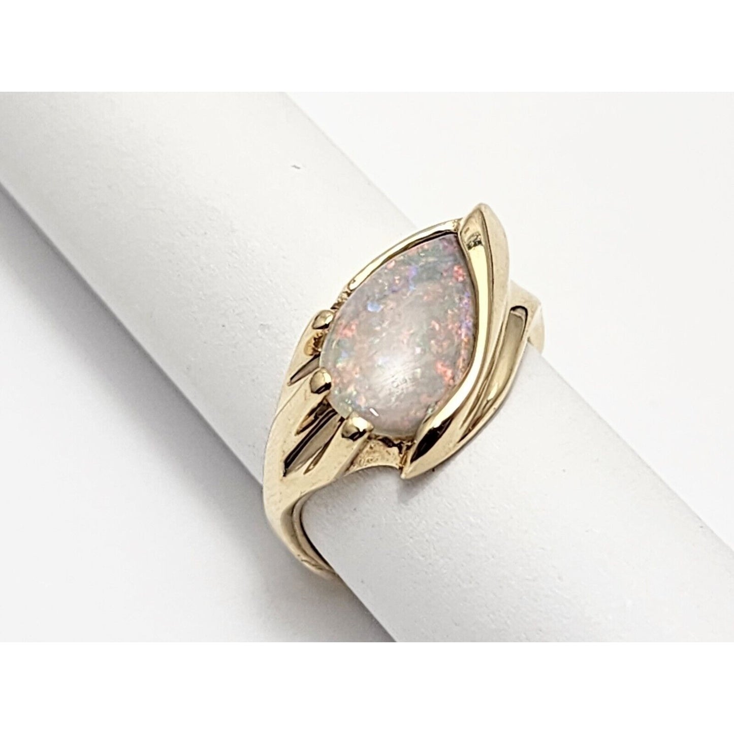 10K Yellow Gold Teardrop Opal Ring