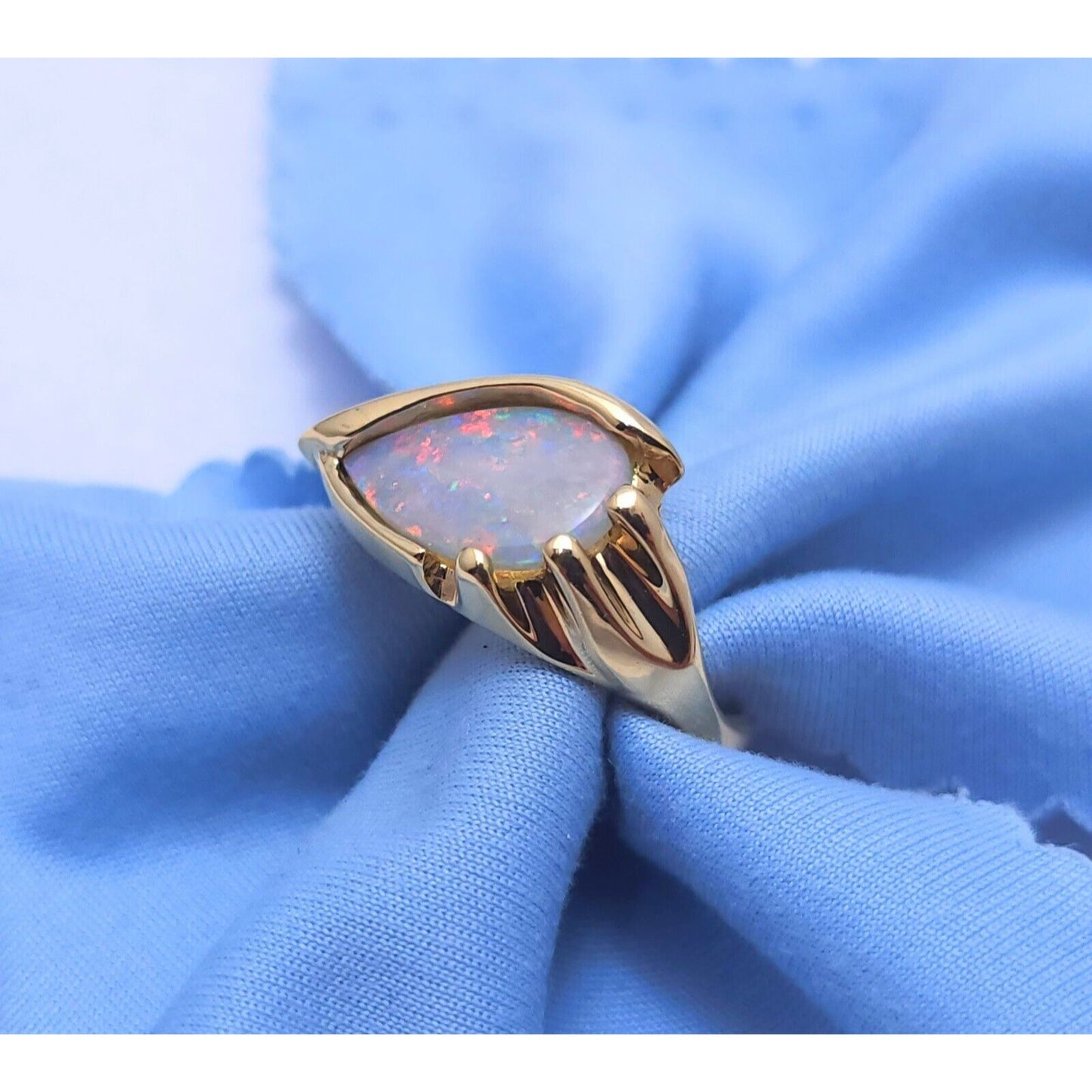 10K Yellow Gold Teardrop Opal Ring