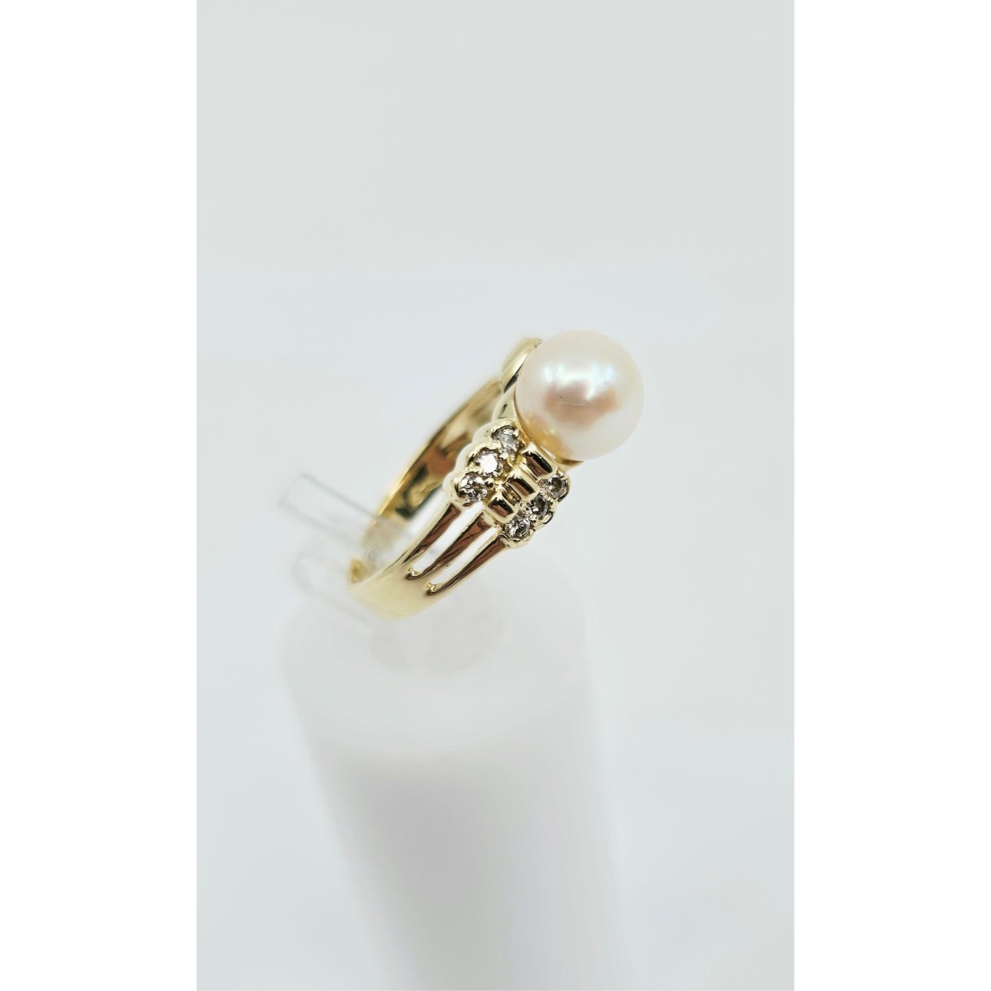 14K Yellow Gold Pearl & Diamond Ring