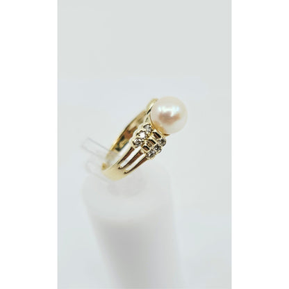 14K Yellow Gold Pearl & Diamond Ring