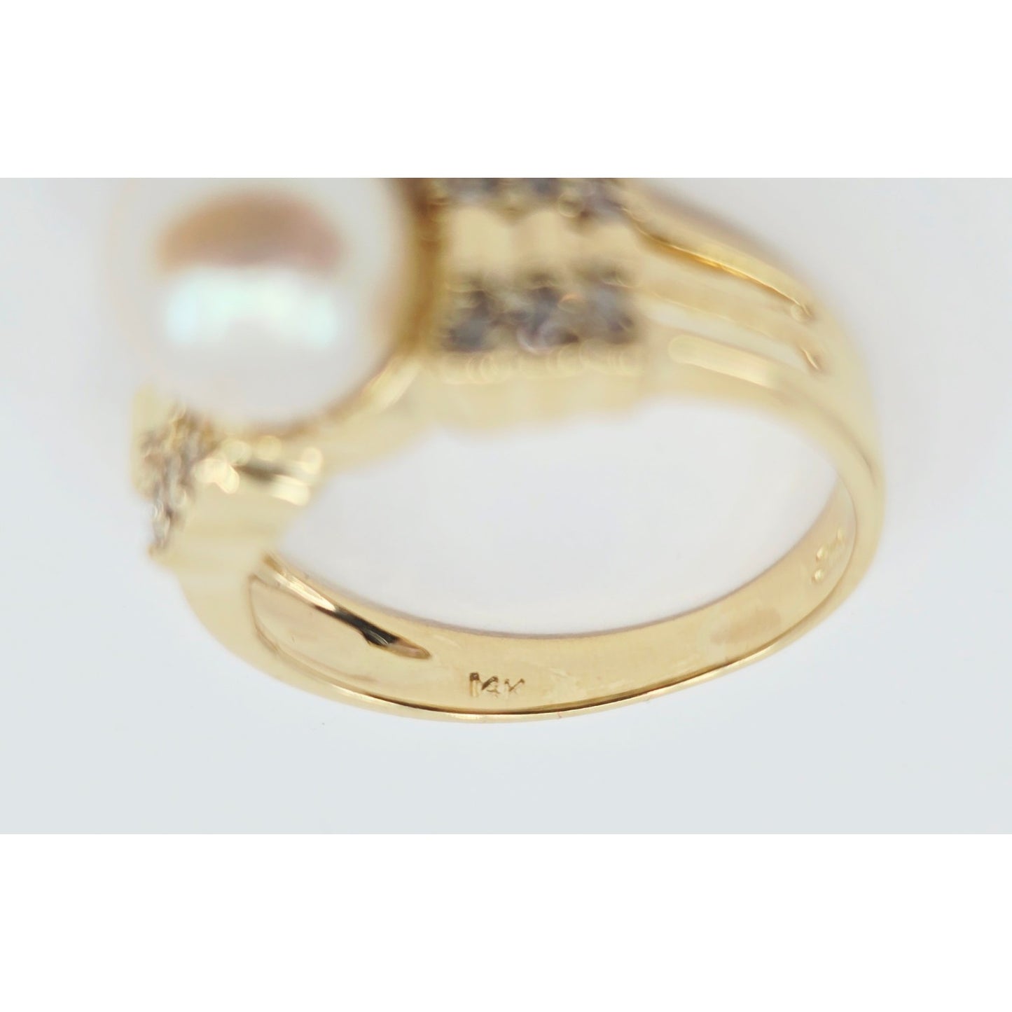 14K Yellow Gold Pearl & Diamond Ring