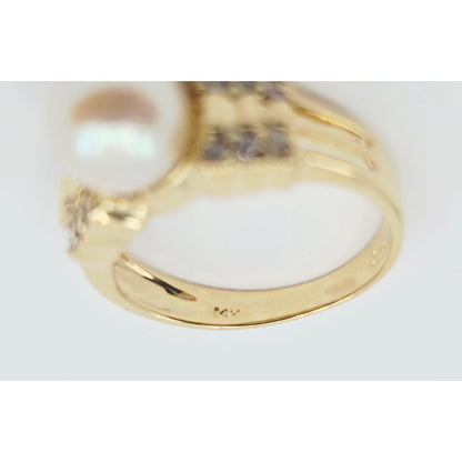 14K Yellow Gold Pearl & Diamond Ring