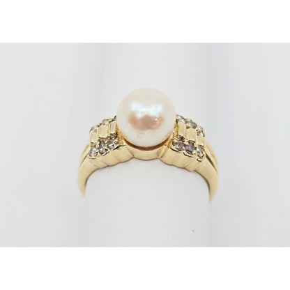 14K Yellow Gold Pearl & Diamond Ring