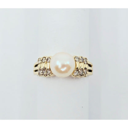14K Yellow Gold Pearl & Diamond Ring