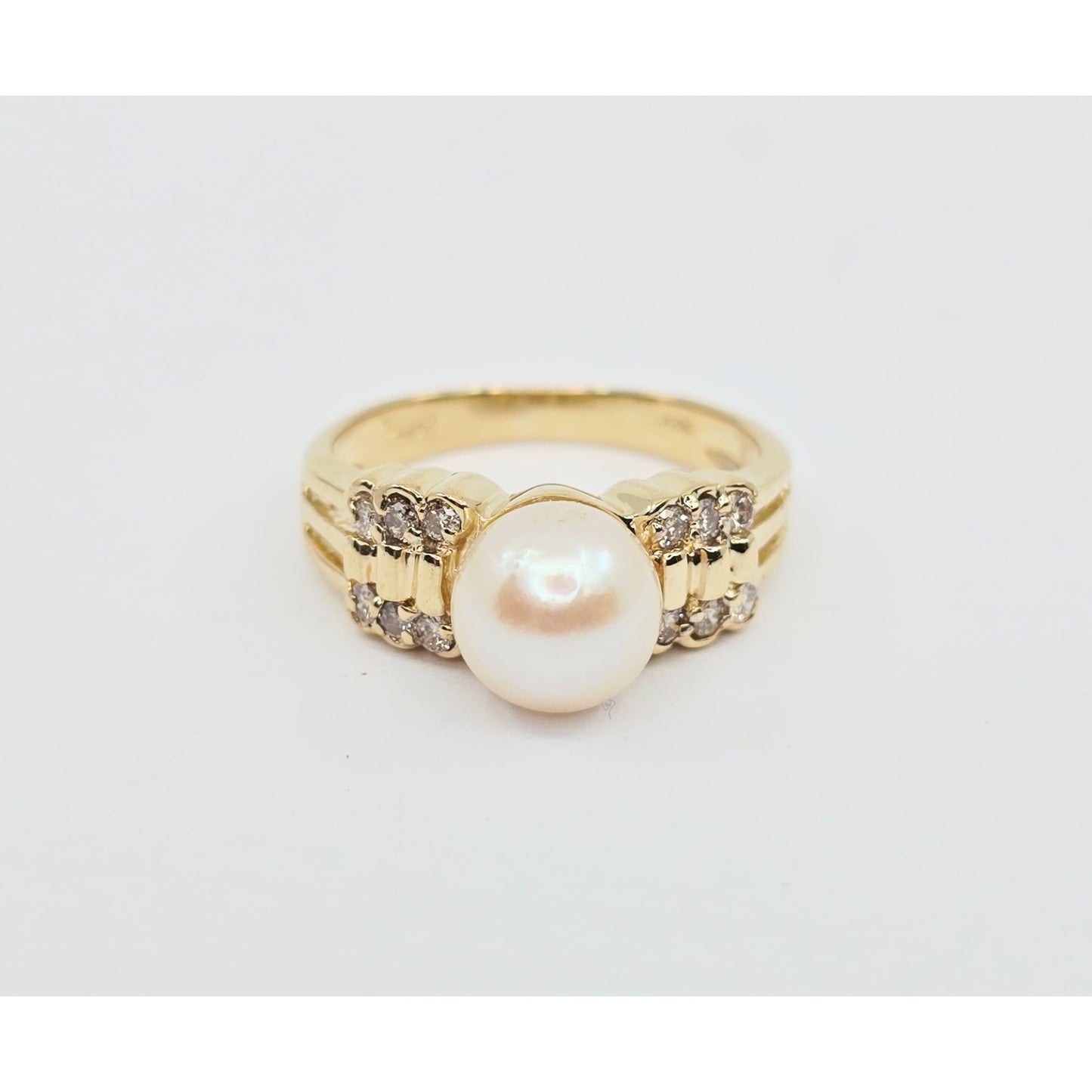 14K Yellow Gold Pearl & Diamond Ring