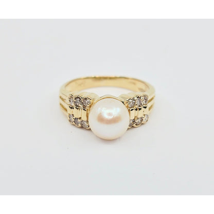 14K Yellow Gold Pearl & Diamond Ring