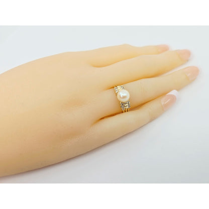 14K Yellow Gold Pearl & Diamond Ring