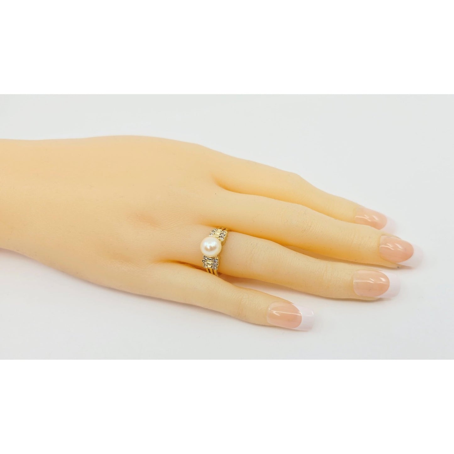 14K Yellow Gold Pearl & Diamond Ring