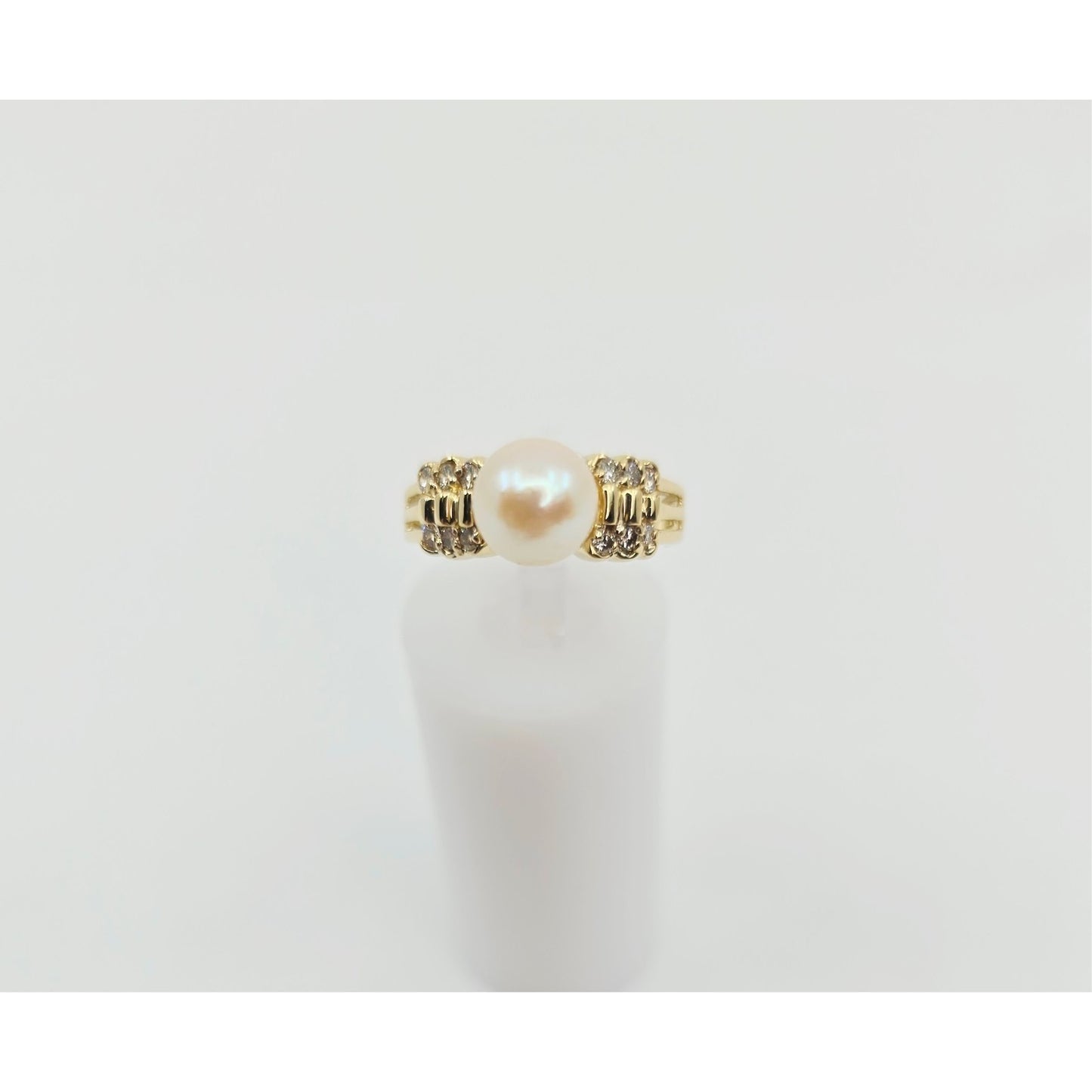 14K Yellow Gold Pearl & Diamond Ring