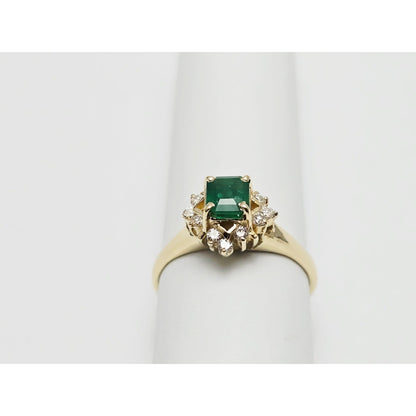14K Yellow Gold Emerald & Diamond Ring