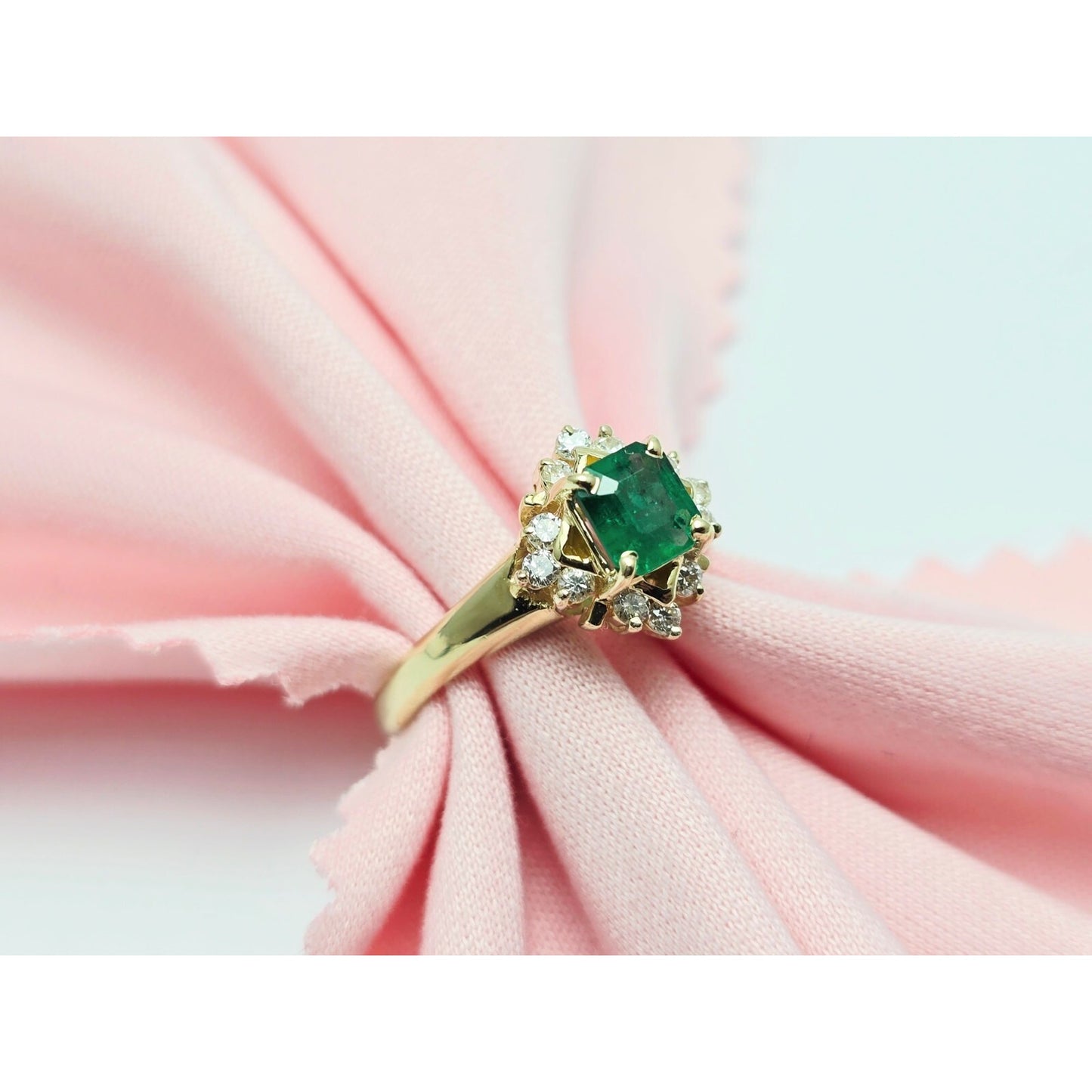 14K Yellow Gold Emerald & Diamond Ring
