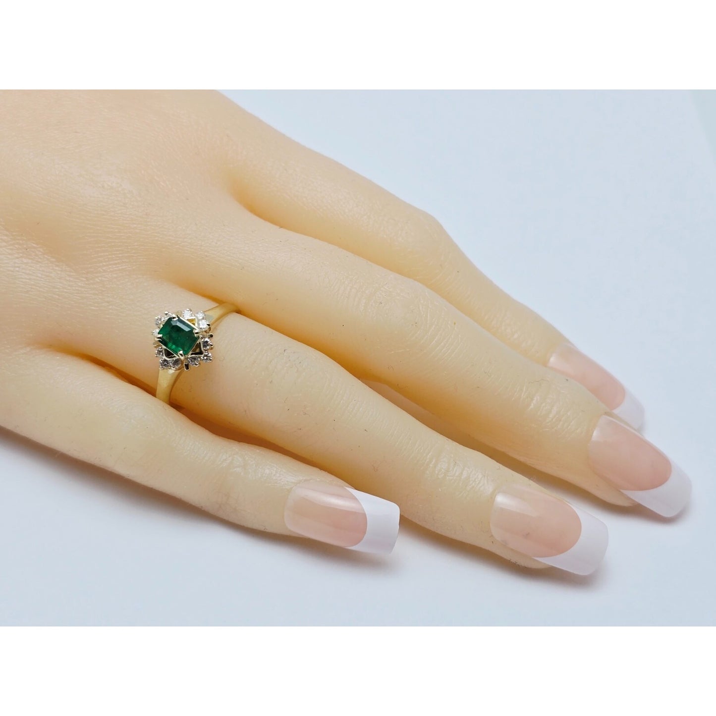 14K Yellow Gold Emerald & Diamond Ring