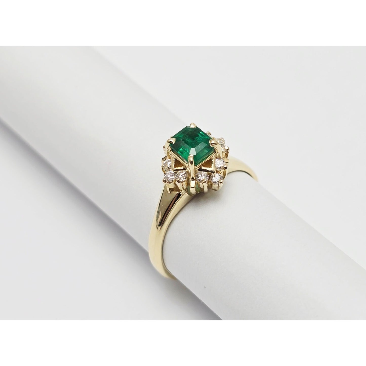 14K Yellow Gold Emerald & Diamond Ring