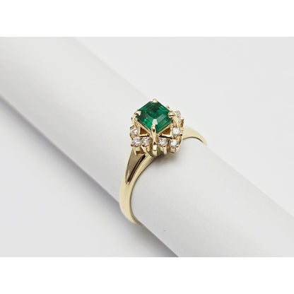 14K Yellow Gold Emerald & Diamond Ring