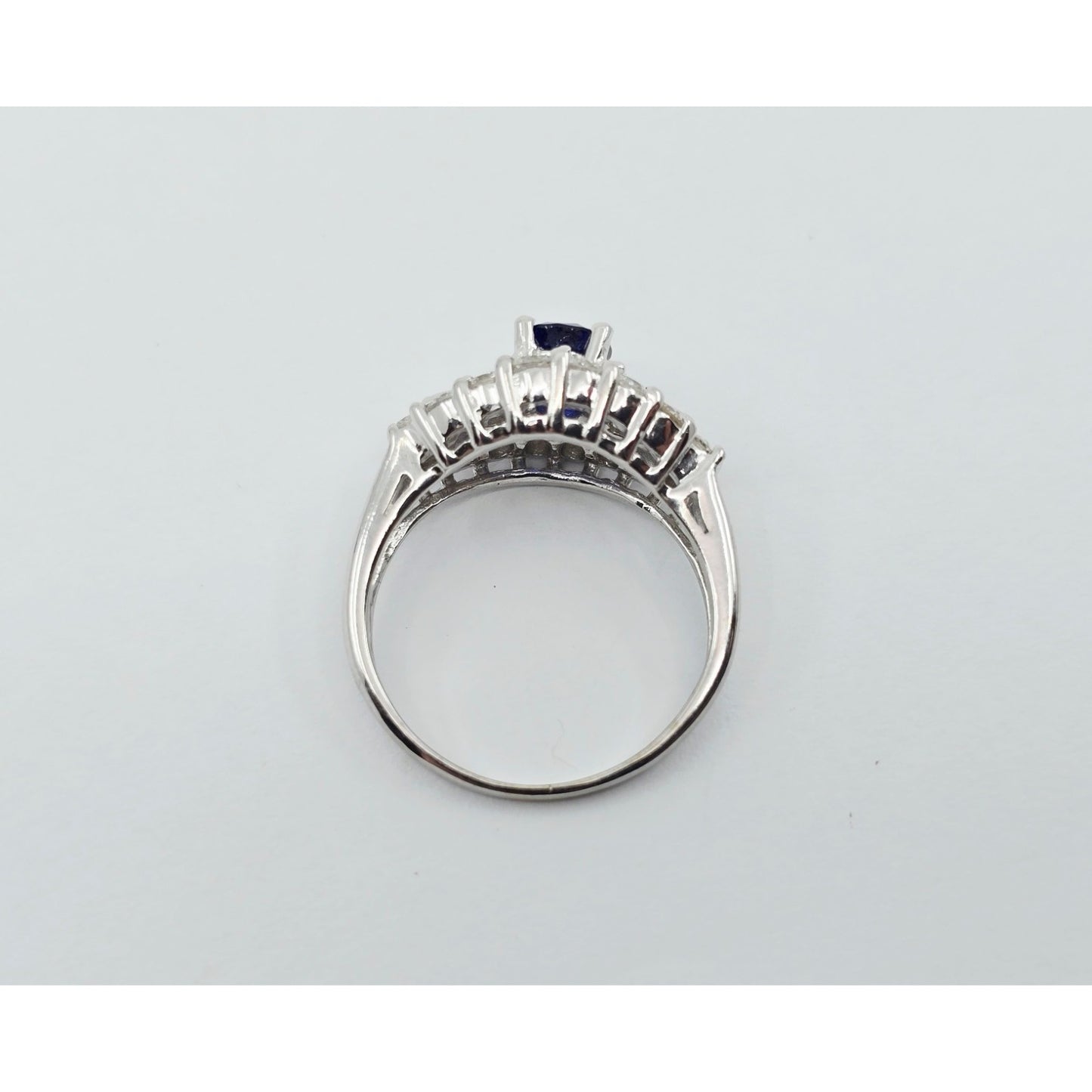 18K White Gold Sapphire & Diamond Ring