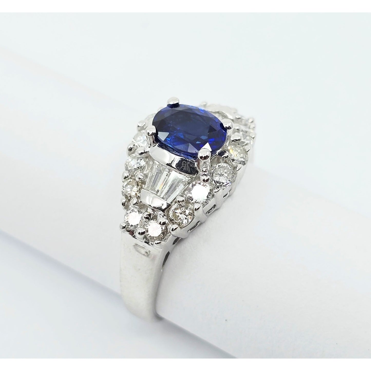 18K White Gold Sapphire & Diamond Ring