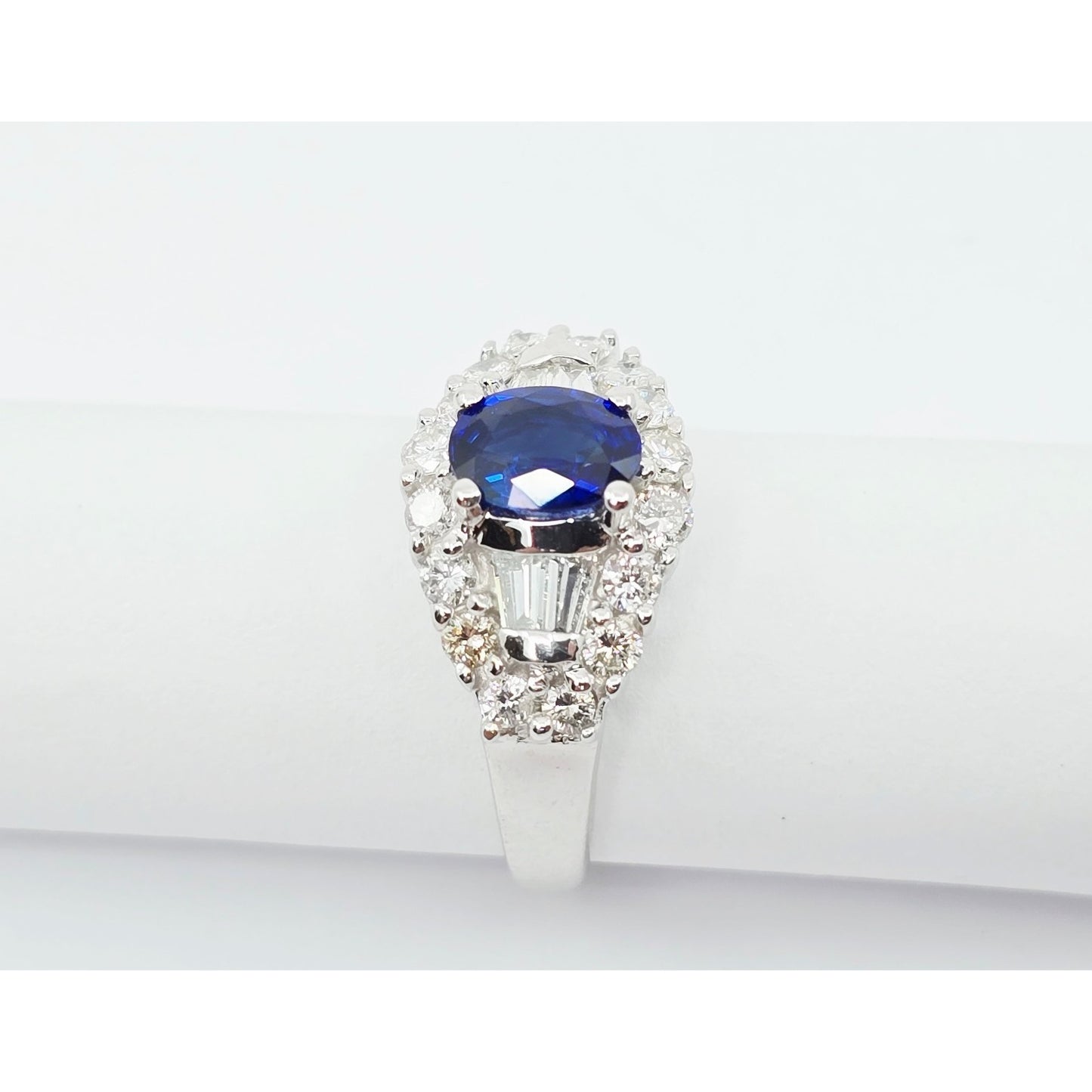 18K White Gold Sapphire & Diamond Ring
