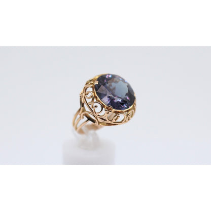 Large 18K Yellow Gold Purple Colored Stone Filigree Ring
