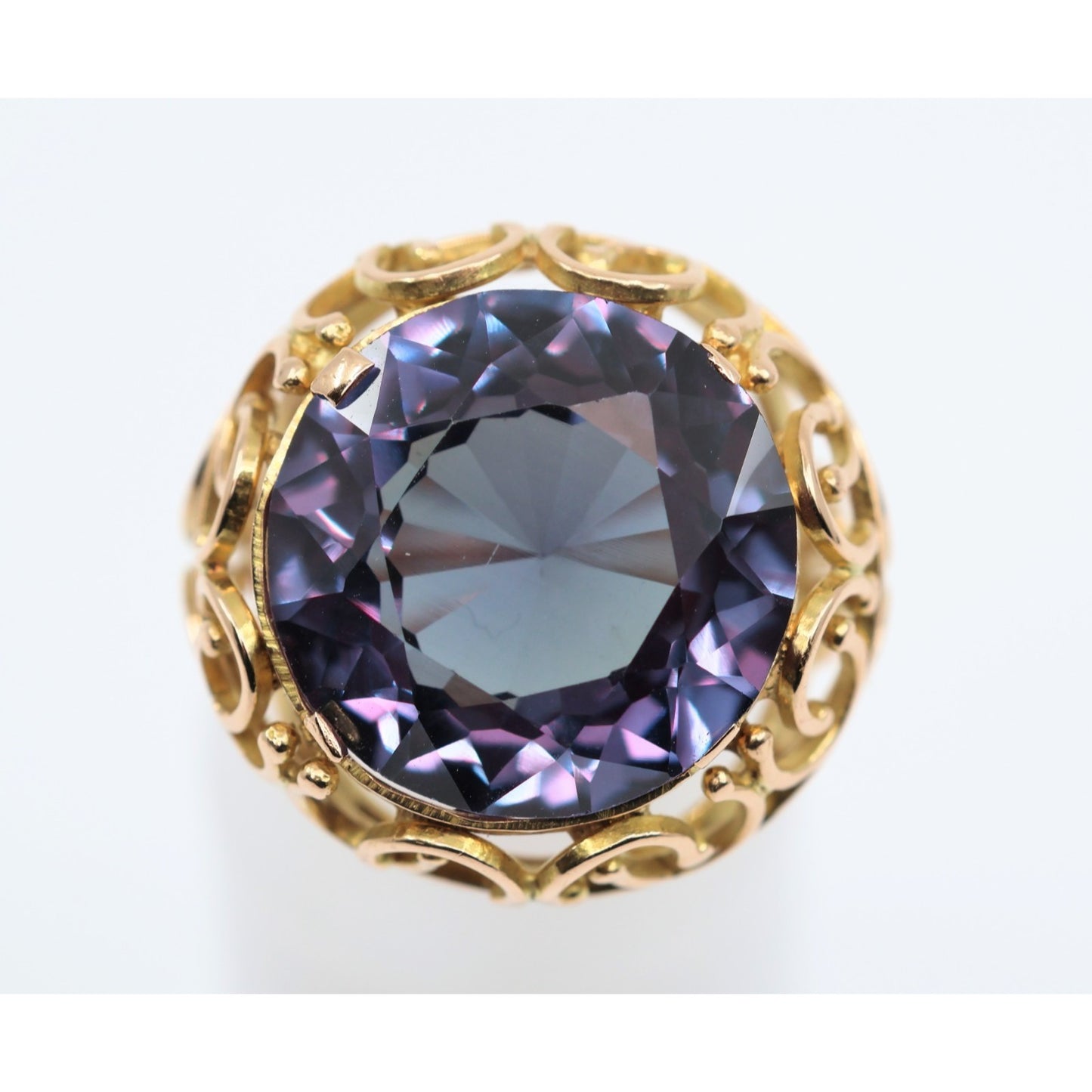Large 18K Yellow Gold Purple Colored Stone Filigree Ring