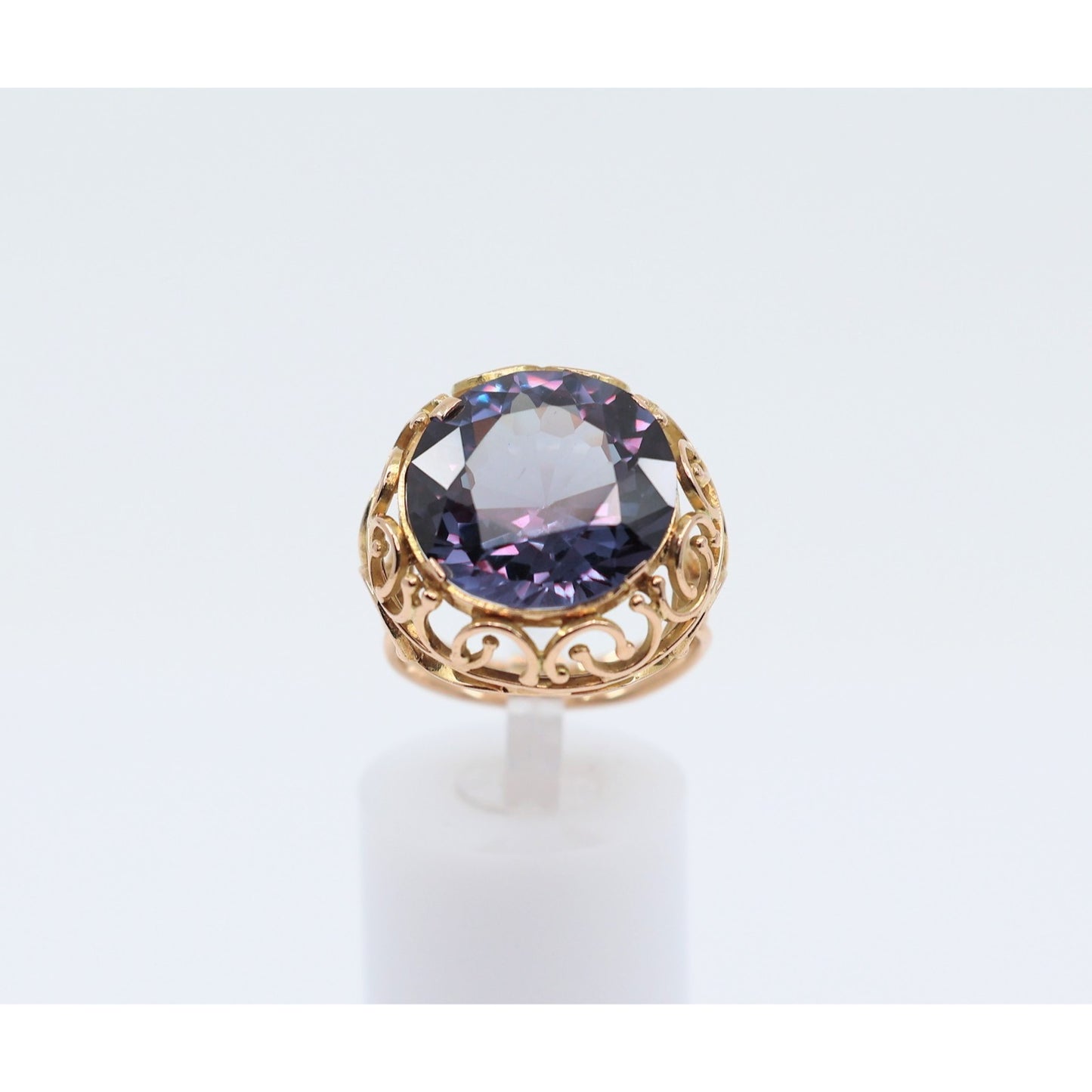 Large 18K Yellow Gold Purple Colored Stone Filigree Ring
