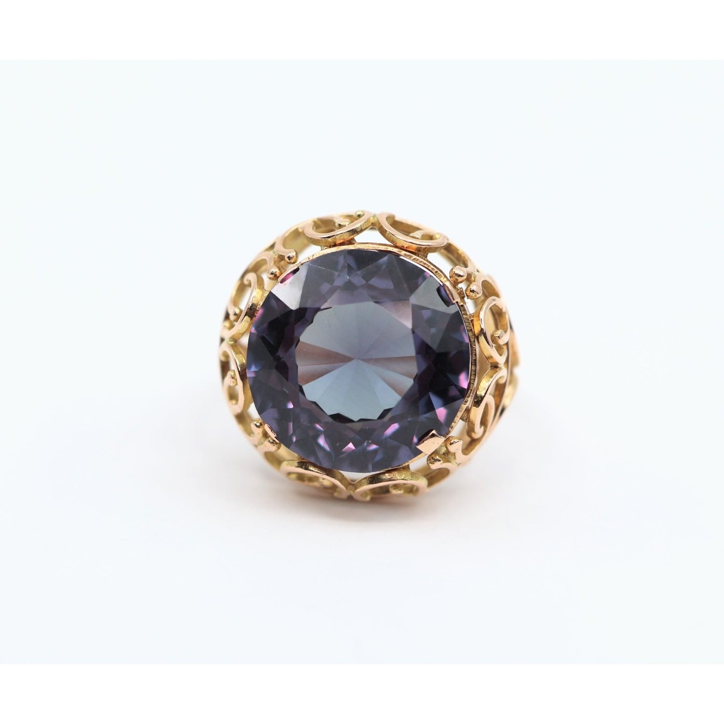 Large 18K Yellow Gold Purple Colored Stone Filigree Ring