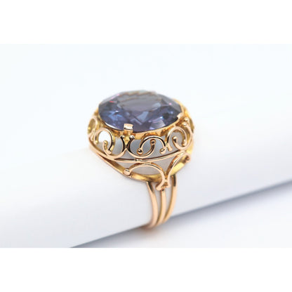 Large 18K Yellow Gold Purple Colored Stone Filigree Ring