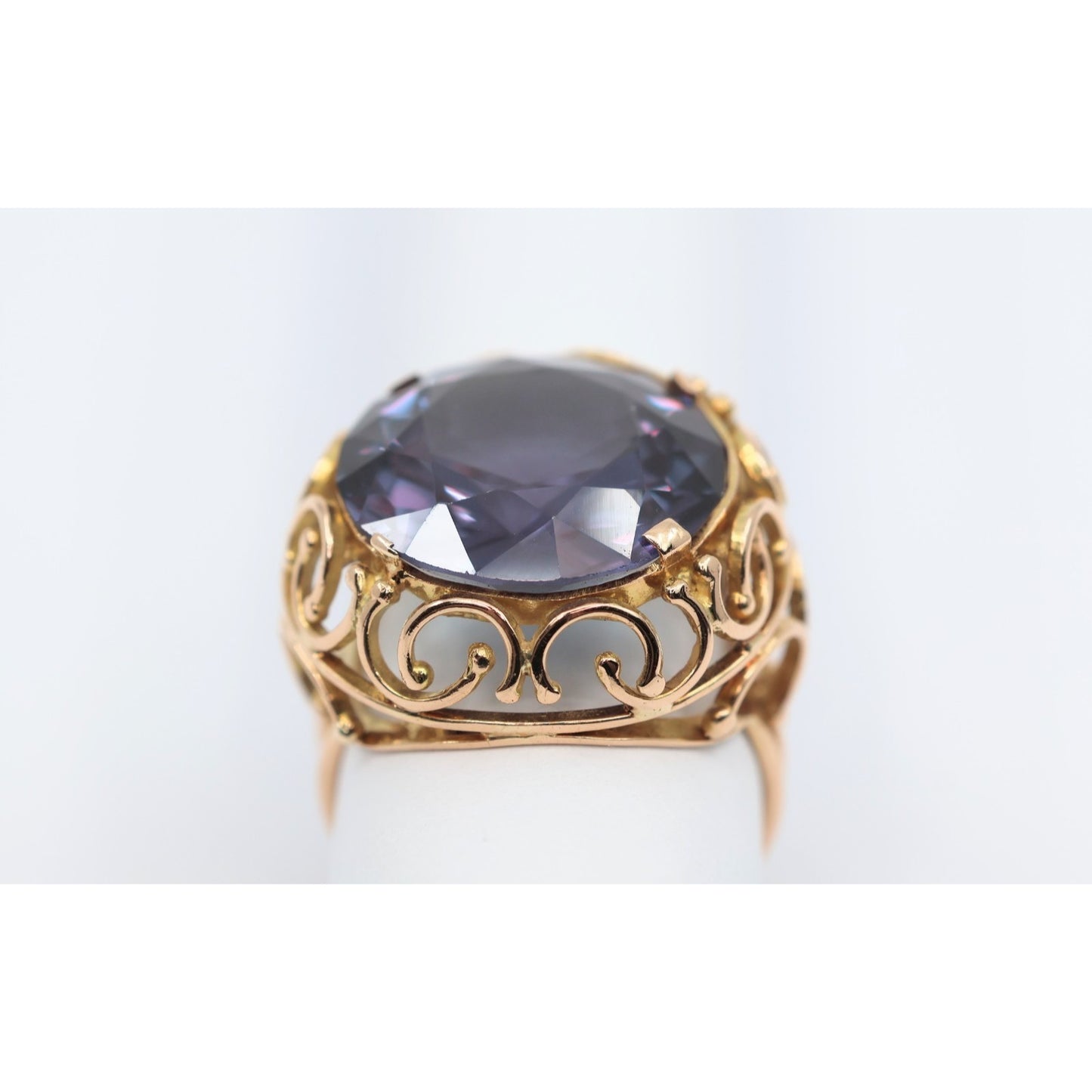 Large 18K Yellow Gold Purple Colored Stone Filigree Ring