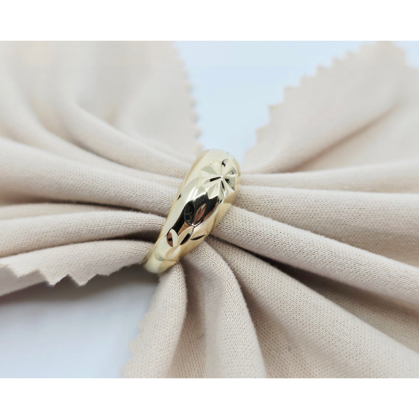14K Yellow Gold Diamond Cut Ring