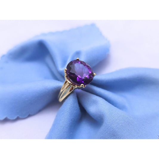 14K Yellow Gold Oval Cut Amethyst Ring